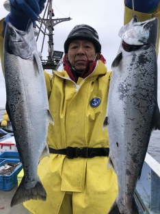 ３５末広丸 北海道 白老港 つりー